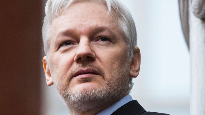 Dunia hari ini julian assange pendiri wikileaks keluar dari penjara di inggris